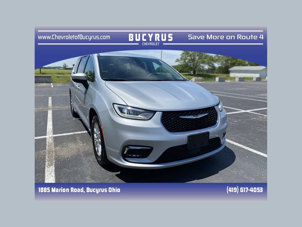 2023 Chrysler Pacifica Touring L in Silver — front three-quarter view
